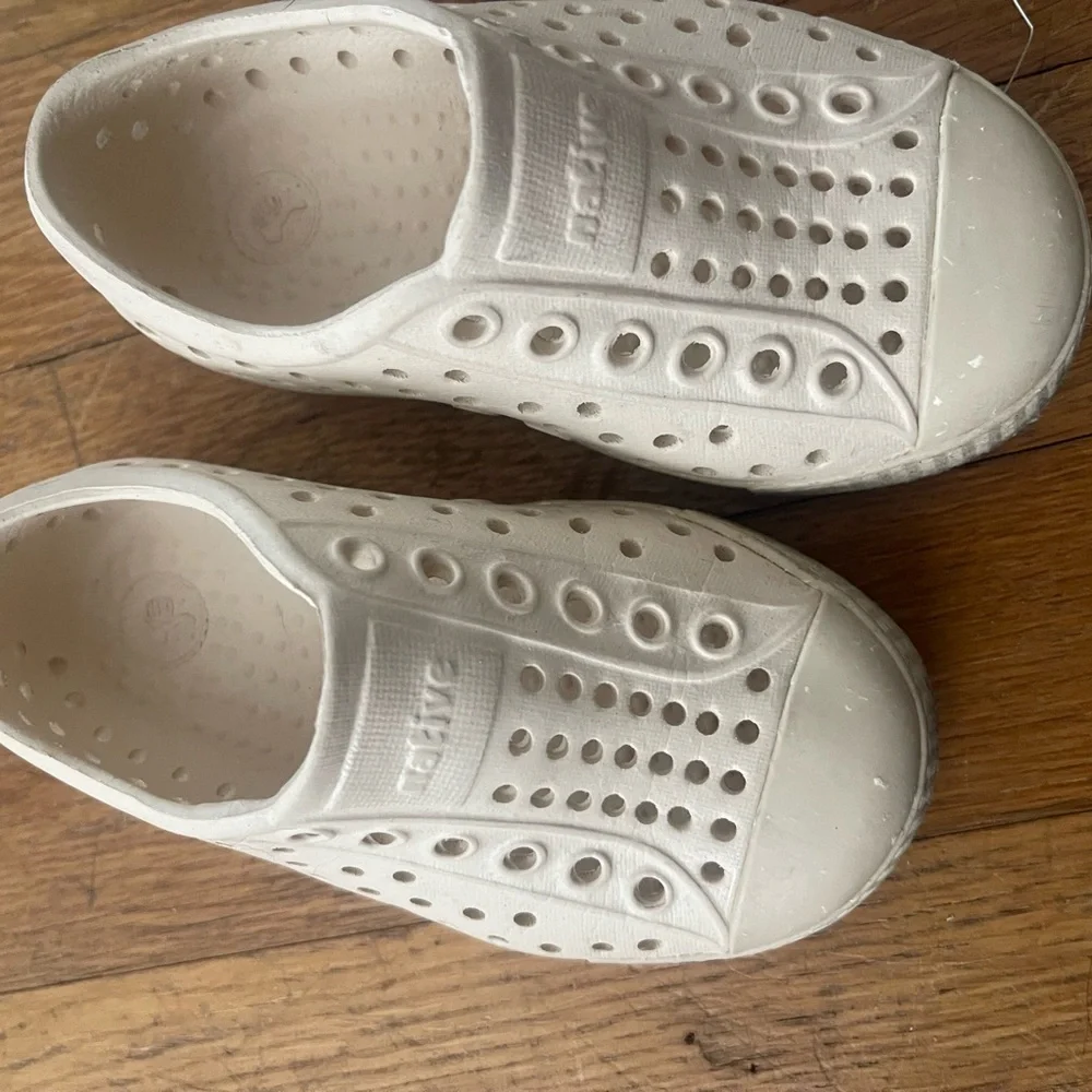 Native Kids White Shoes